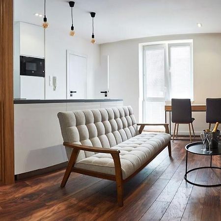 Beautiful Apartment Near The City Center コシツェ エクステリア 写真